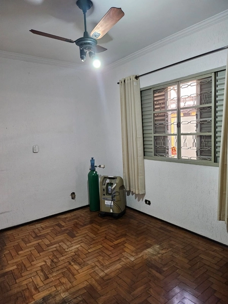 CASA A VENDA NO CENTRO COM 4 DORMITÓRIOS (1 SUÍTE): 17ª foto da galeria de imagens do imóvel