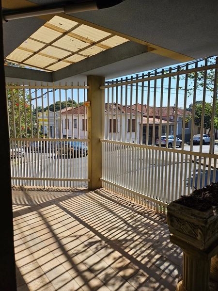 CASA A VENDA NO CENTRO COM 4 DORMITÓRIOS (1 SUÍTE): 3ª foto da galeria de imagens do imóvel