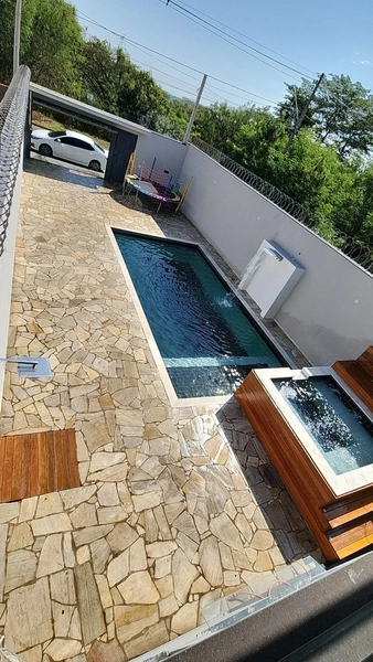 EDÍCULA À VENDA COM 2 DORMITÓRIOS E PISCINA: 2ª foto da galeria de imagens do imóvel