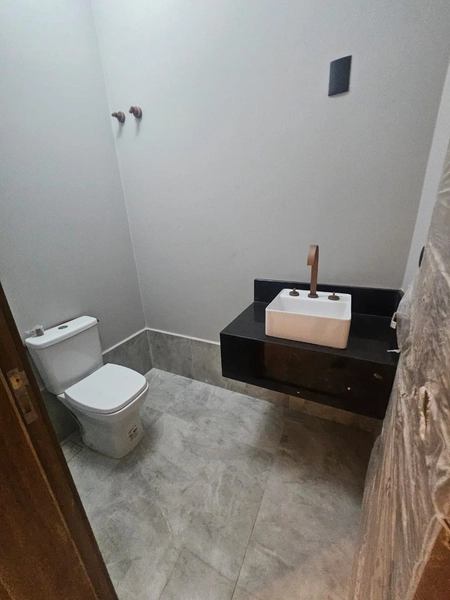 CASA A VENDA CONDOMÍNIO VIVAMUS COM 3 SUÍTES E PISCINA: 8ª foto da galeria de imagens do imóvel