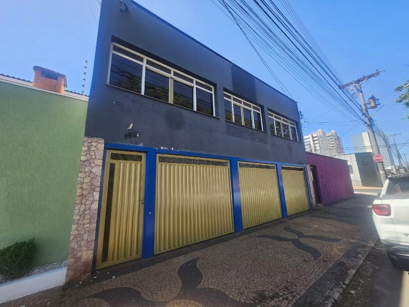 CASA A VENDA COM 350 M² DE TERRENO 3 DORMITÓRIOOS: 1ª foto da galeria de imagens do imóvel