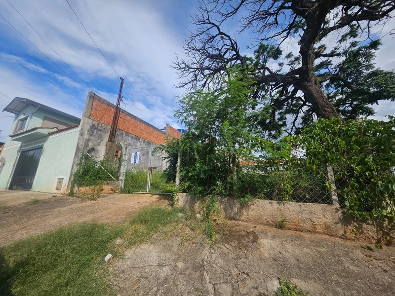 CASA A VENDA JARDIM GLORIA COM 300 M² TERRENO