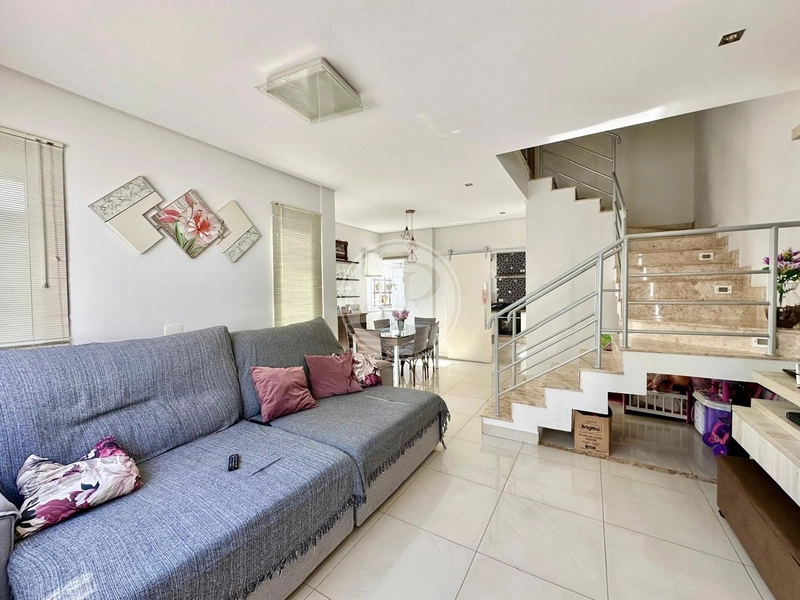 Casa à venda em Condomínio 2 suítes, piscina - Água Branca- Piracicaba