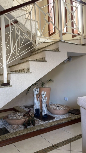 Casa à Venda em Nova Caieiras - O Lar que Você Sempre Sonhou: 8ª foto da galeria de imagens do imóvel