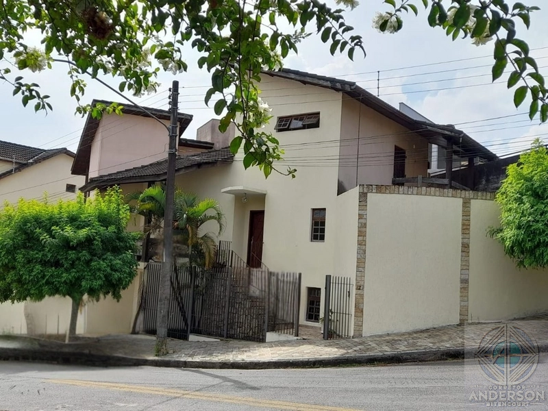 Casa de Condomínio no Prestigiado Nova Caieiras