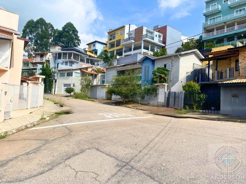 CASA À VENDA – CENTRO DE CAIEIRAS: 3ª foto da galeria de imagens do imóvel