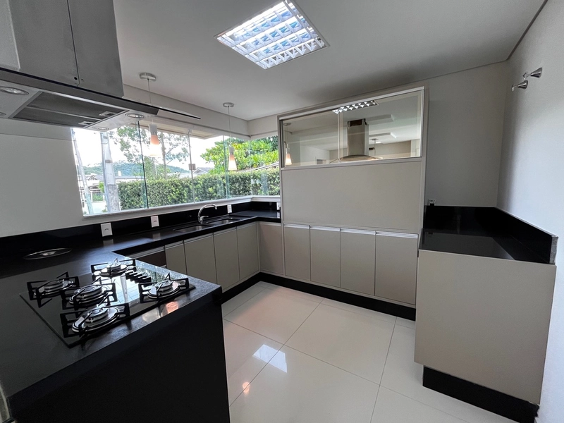 Casa ampla com piscina no Centro da Guabiruba: 12ª foto da galeria de imagens do imóvel