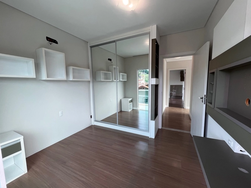 Casa ampla com piscina no Centro da Guabiruba: 36ª foto da galeria de imagens do imóvel