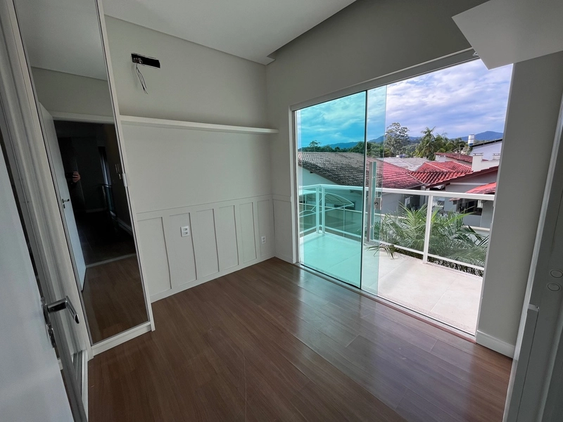 Casa ampla com piscina no Centro da Guabiruba: 28ª foto da galeria de imagens do imóvel