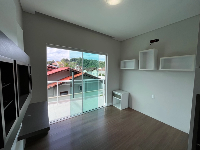 Casa ampla com piscina no Centro da Guabiruba: 33ª foto da galeria de imagens do imóvel