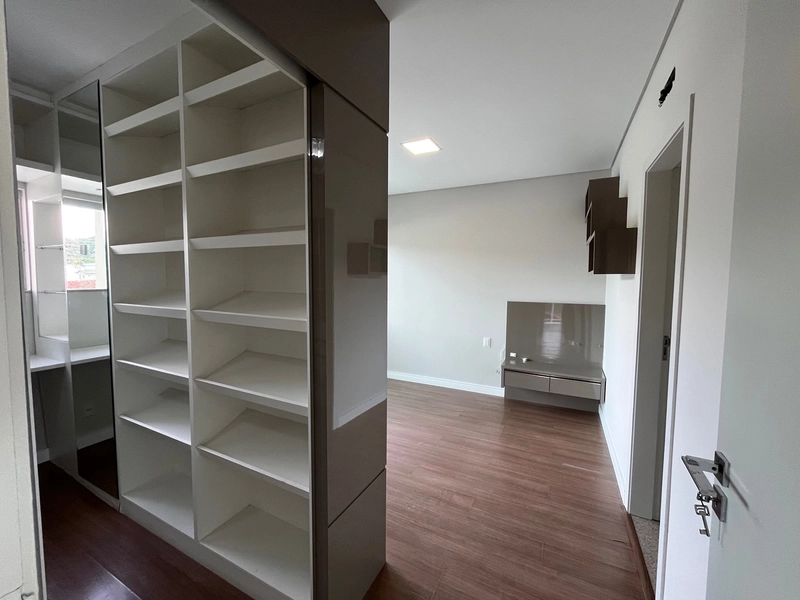 Casa ampla com piscina no Centro da Guabiruba: 37ª foto da galeria de imagens do imóvel