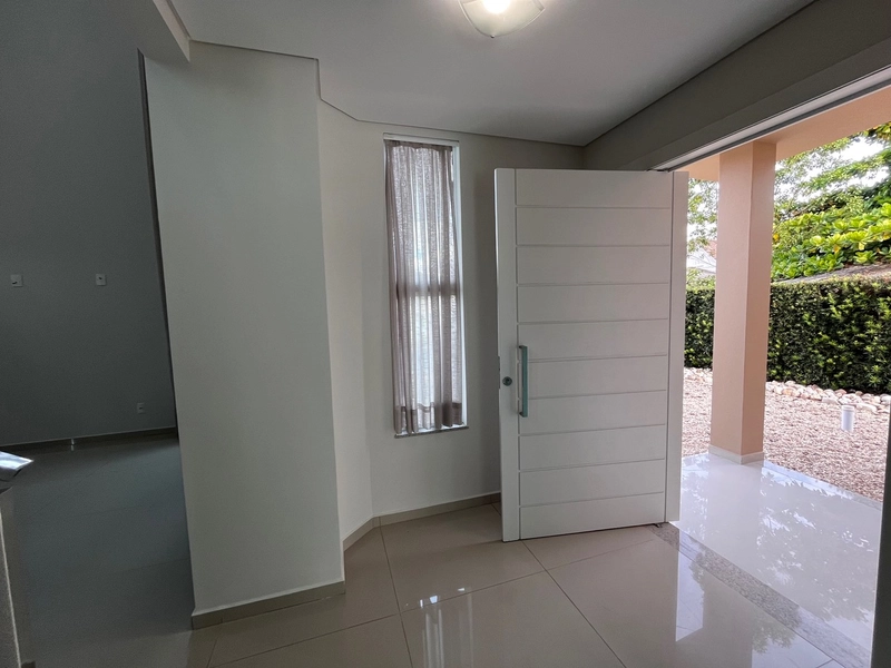 Casa ampla com piscina no Centro da Guabiruba: 18ª foto da galeria de imagens do imóvel