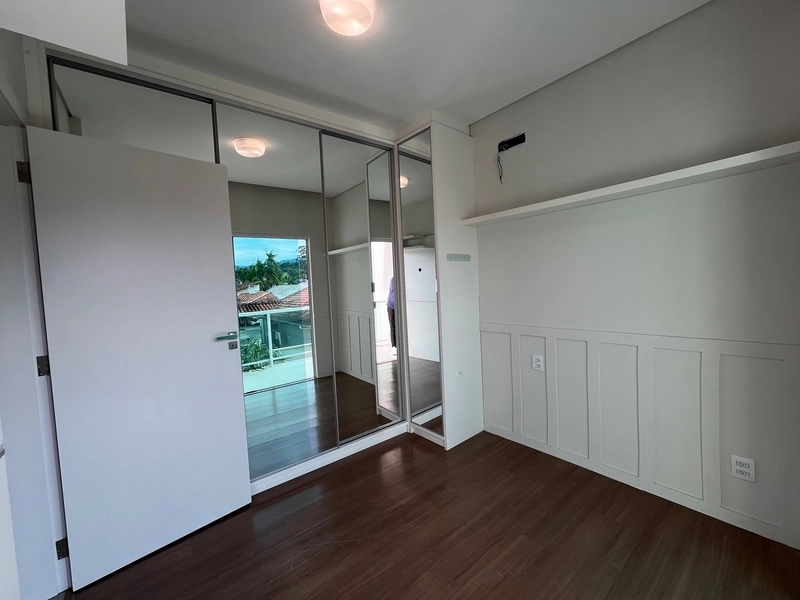 Casa ampla com piscina no Centro da Guabiruba: 31ª foto da galeria de imagens do imóvel