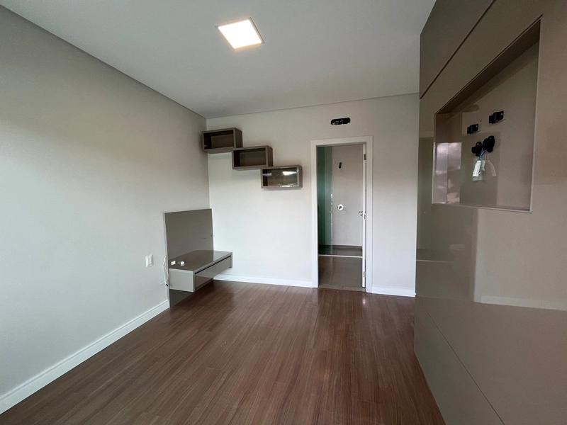 Casa ampla com piscina no Centro da Guabiruba: 44ª foto da galeria de imagens do imóvel