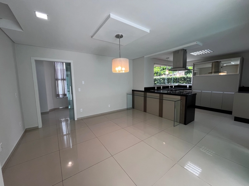 Casa ampla com piscina no Centro da Guabiruba: 11ª foto da galeria de imagens do imóvel