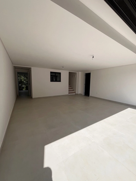 Linda casa 3 quartos, nova, à venda no São Luiz - Brusque SC: 3ª foto da galeria de imagens do imóvel