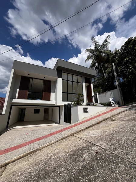 Linda casa 3 quartos, nova, à venda no São Luiz - Brusque SC: 2ª foto da galeria de imagens do imóvel