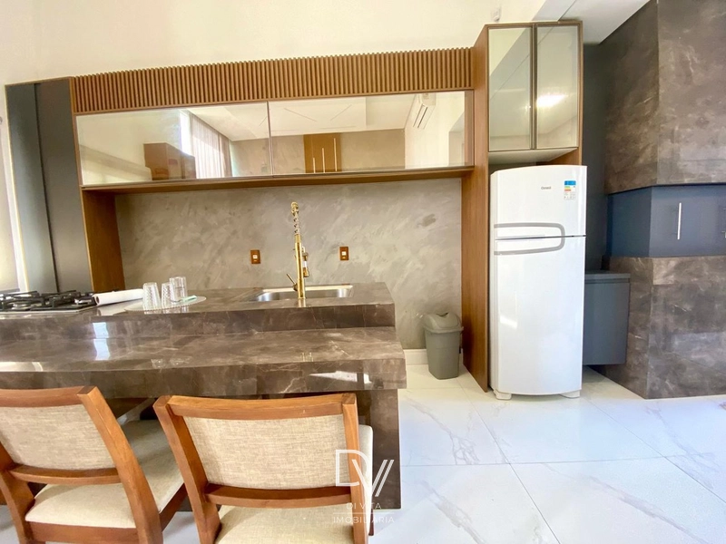 Casa de 03 dormitórios com piscina aquecida: 36ª foto da galeria de imagens do imóvel