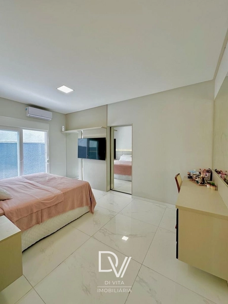 Casa de 03 dormitórios com piscina aquecida: 16ª foto da galeria de imagens do imóvel