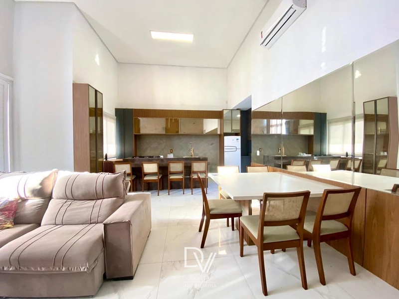 Casa de 03 dormitórios com piscina aquecida: 31ª foto da galeria de imagens do imóvel