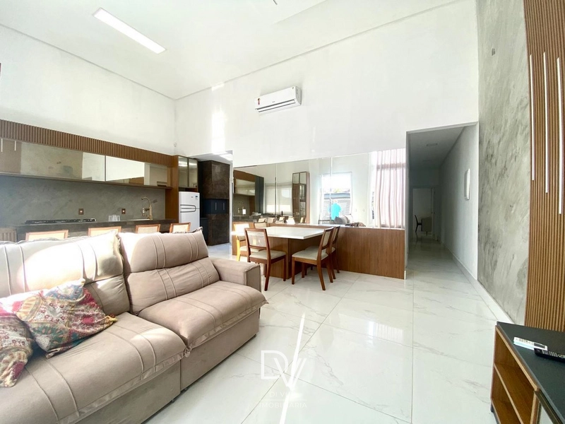 Casa de 03 dormitórios com piscina aquecida: 29ª foto da galeria de imagens do imóvel