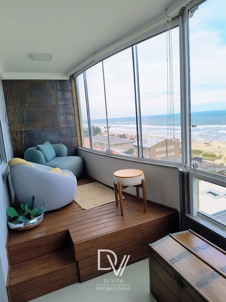 Apartamento de 02 dormitórios de frente para o mar: 2ª foto da galeria de imagens do imóvel
