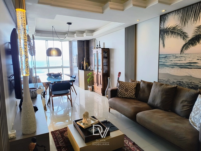 Apartamento de 02 dormitórios de frente para o mar