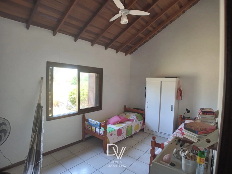 Casa com 04 dormitórios, quiosque e piscina em Xangri-lá: 17ª foto da galeria de imagens do imóvel