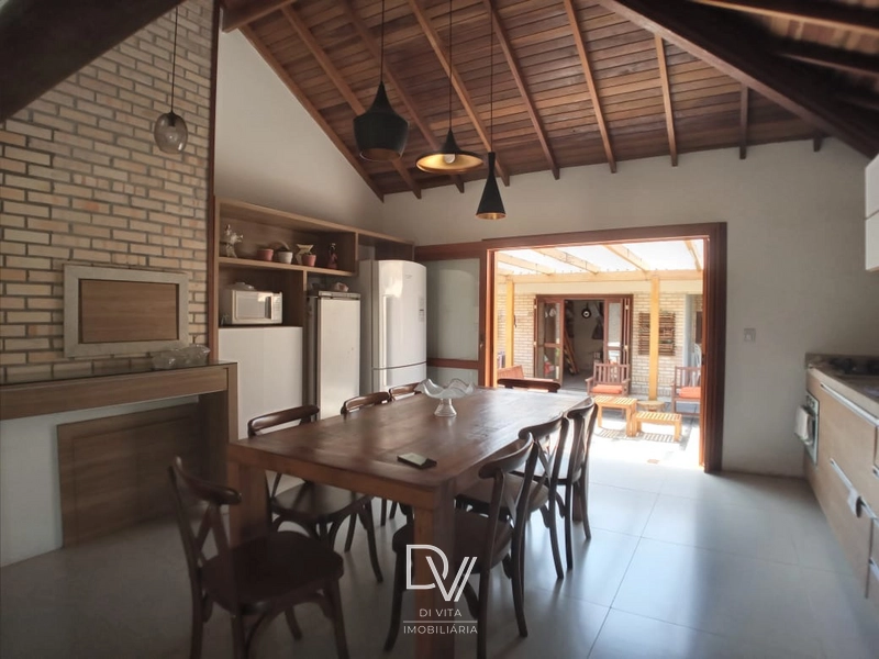 Casa com 04 dormitórios, quiosque e piscina em Xangri-lá: 18ª foto da galeria de imagens do imóvel