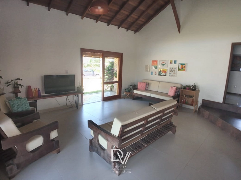 Casa com 04 dormitórios, quiosque e piscina em Xangri-lá: 21ª foto da galeria de imagens do imóvel