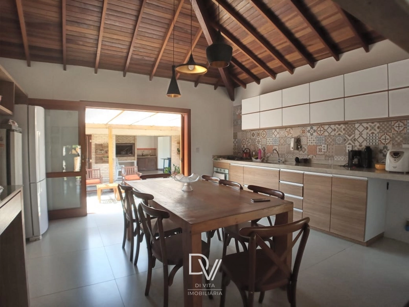 Casa com 04 dormitórios, quiosque e piscina em Xangri-lá: 19ª foto da galeria de imagens do imóvel