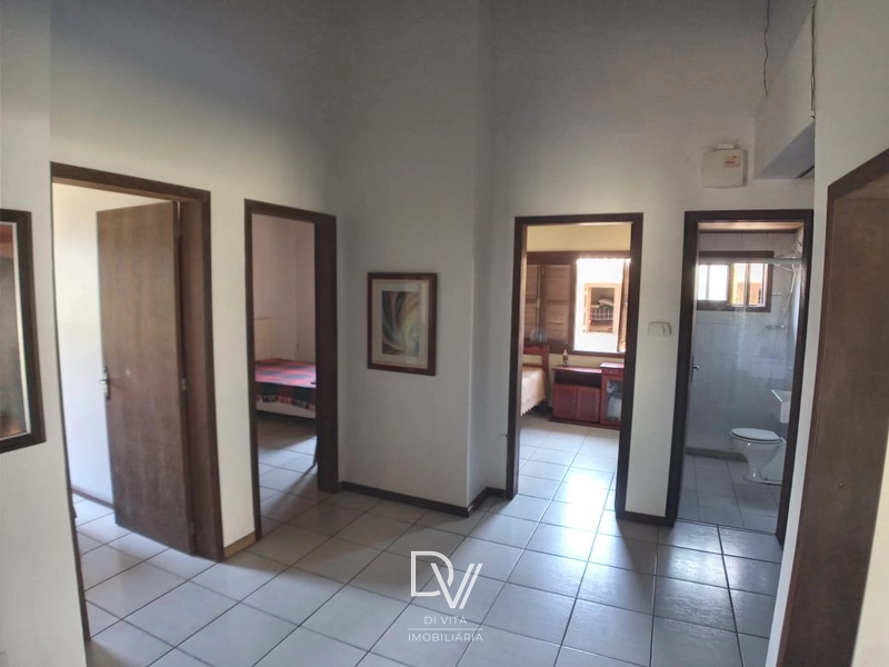 Casa com 04 dormitórios, quiosque e piscina em Xangri-lá: 11ª foto da galeria de imagens do imóvel