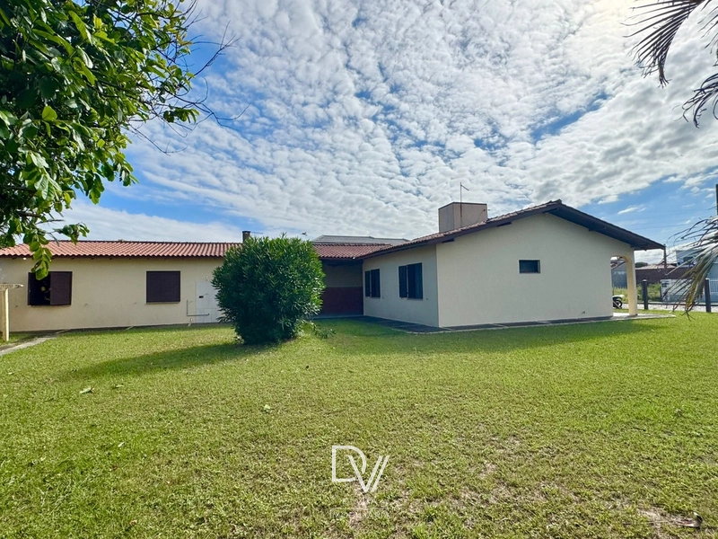 Casa com 04 dormitórios e 02 terrenos, lado mar no Bairro Remanso: 4ª foto da galeria de imagens do imóvel