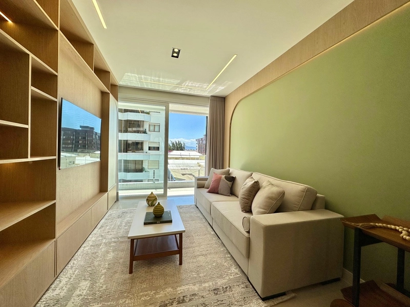 APARTAMENTO DECORADO COM VARANDA: 2ª foto da galeria de imagens do imóvel