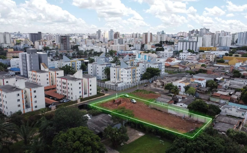 Lote a venda com 1700m² no Bairro Saraiva: 2ª foto da galeria de imagens do imóvel