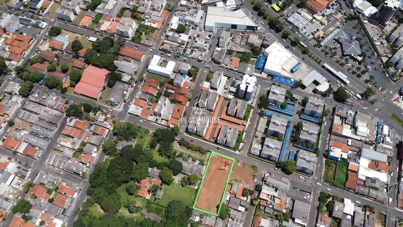 Lote a venda com 1700m² no Bairro Saraiva: 3ª foto da galeria de imagens do imóvel