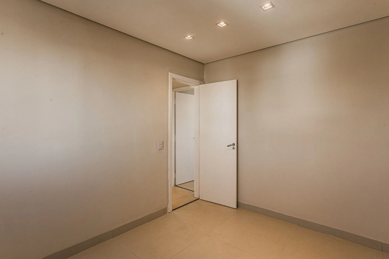 Apartamento com 3 dormitórios à venda, 83 m² por R$ 600.000 - Osvaldo Rezende - : 3ª foto da galeria de imagens do imóvel