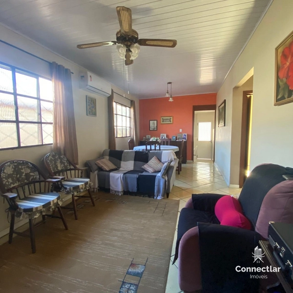 CASA COM ENORME TERRENO: 3ª foto da galeria de imagens do imóvel