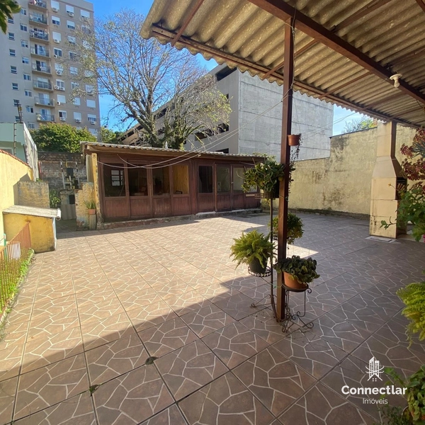 CASA COM ENORME TERRENO: 14ª foto da galeria de imagens do imóvel