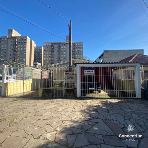 CASA COM ENORME TERRENO: 1ª foto da galeria de imagens do imóvel