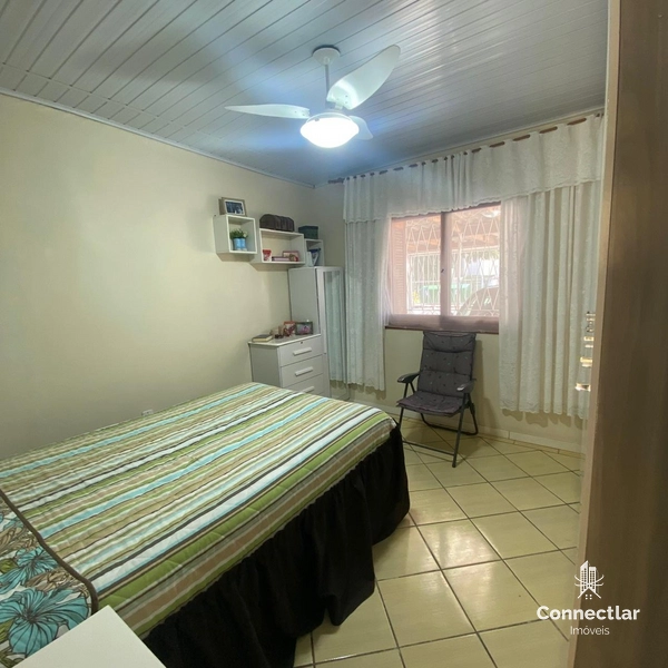 CASA COM ENORME TERRENO: 5ª foto da galeria de imagens do imóvel