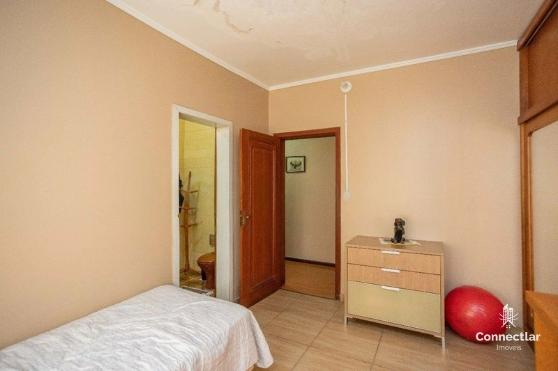 CASA AMPLA NO JARDIM LINDÓIA: 15ª foto da galeria de imagens do imóvel