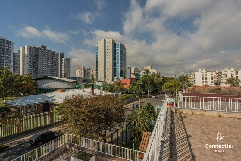 CASA AMPLA NO JARDIM LINDÓIA: 12ª foto da galeria de imagens do imóvel