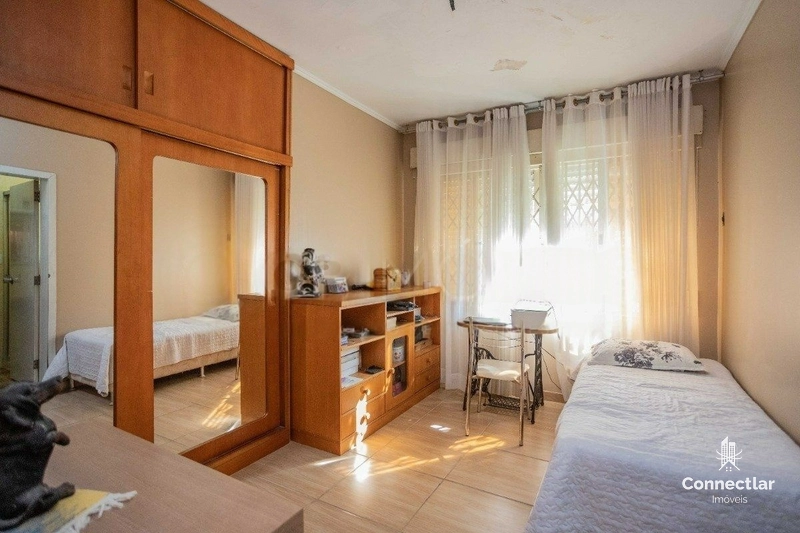 CASA AMPLA NO JARDIM LINDÓIA: 13ª foto da galeria de imagens do imóvel