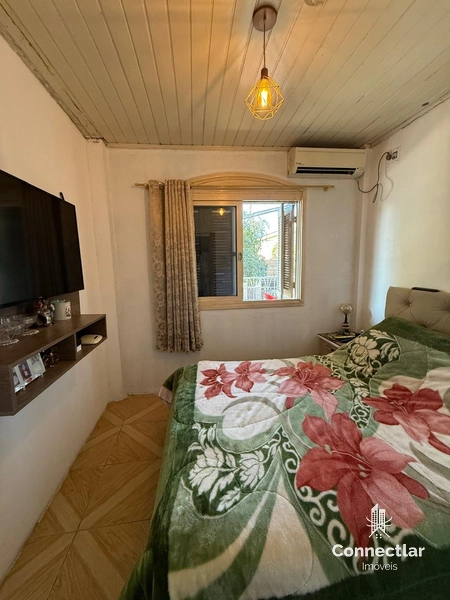 CASA AMPLA COM PARTE DA FRENTE PARA POSSÍVEL COMÉRCIO.: 9ª foto da galeria de imagens do imóvel