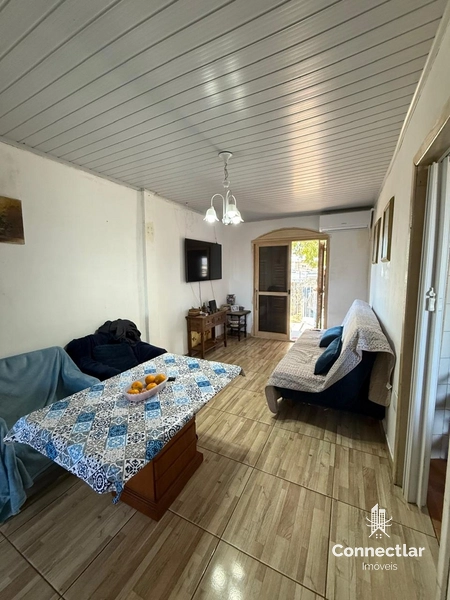 CASA AMPLA COM PARTE DA FRENTE PARA POSSÍVEL COMÉRCIO.: 3ª foto da galeria de imagens do imóvel