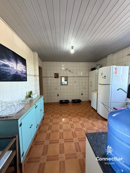 CASA AMPLA COM PARTE DA FRENTE PARA POSSÍVEL COMÉRCIO.: 7ª foto da galeria de imagens do imóvel