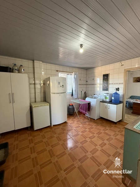 CASA AMPLA COM PARTE DA FRENTE PARA POSSÍVEL COMÉRCIO.: 6ª foto da galeria de imagens do imóvel