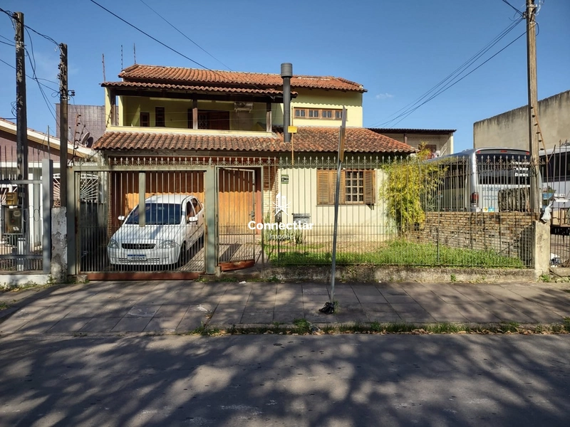 DUAS CASAS AMPLAS NO MESMO TERRENO.: 1ª foto da galeria de imagens do imóvel
