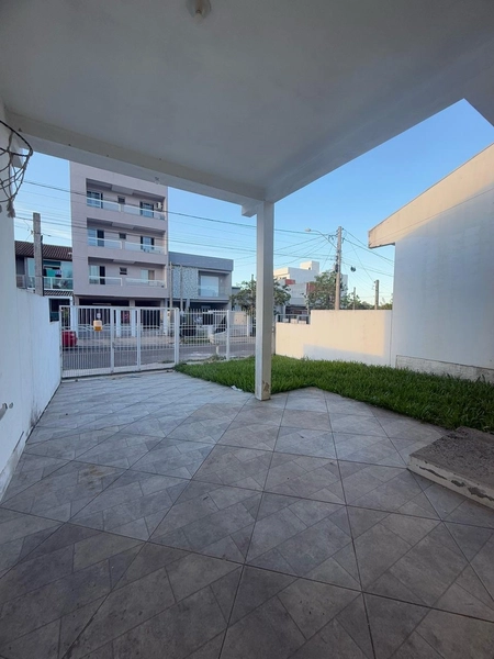 LINDA CASA DE TRÊS DORMITÓRIOS A VENDA: 2ª foto da galeria de imagens do imóvel